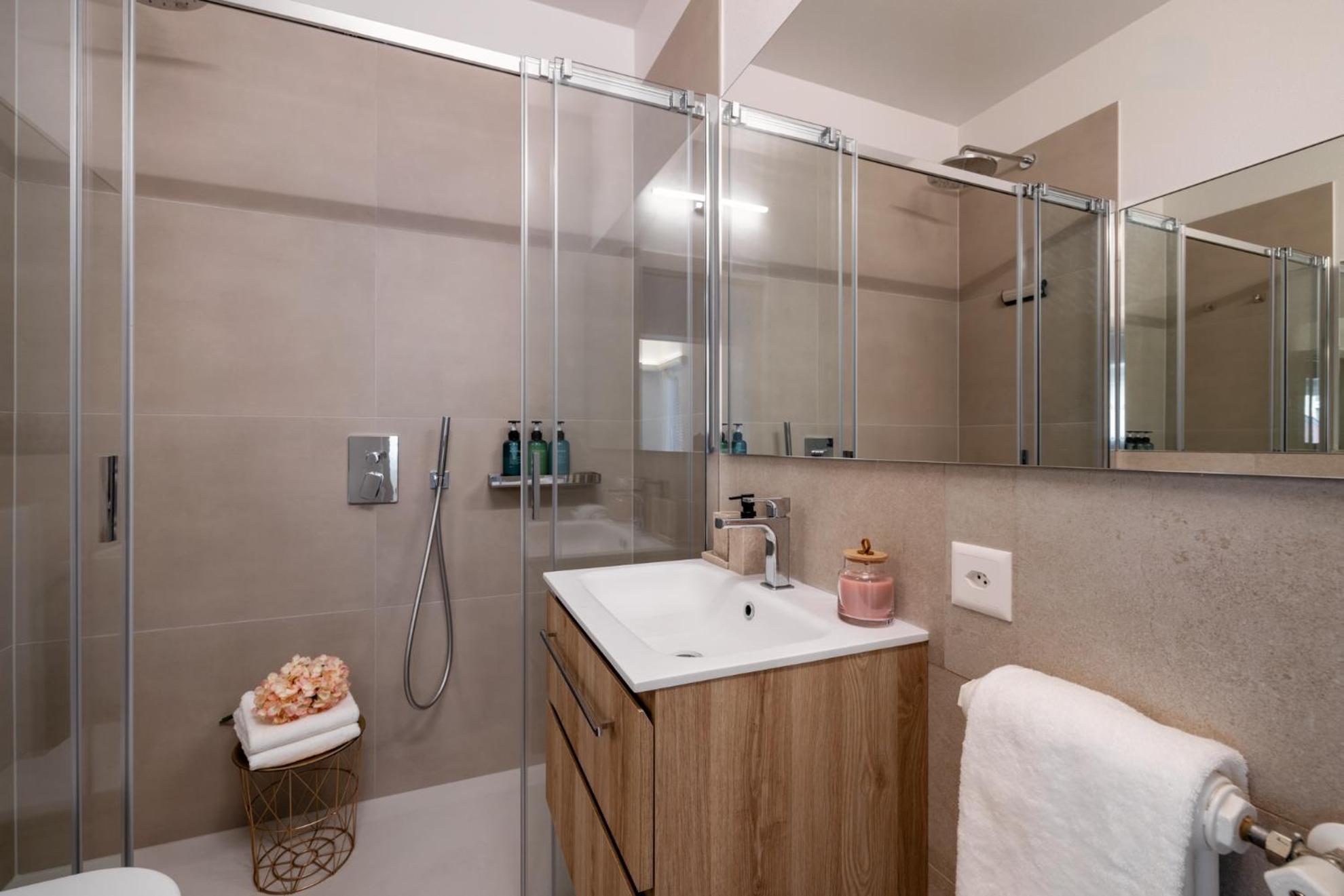 Lake Modern Suites - Free Parking Lugano Exterior photo